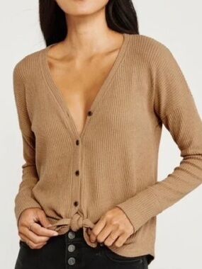 Abercrombie & Fitch Ribbed V-Neck Button Front Sweater - Tan